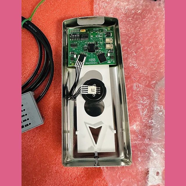 Вызывной пост однокнопочный (полированная объемная панель, красная индикация, с платой HBB) Otis