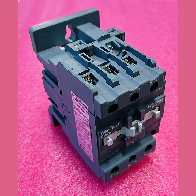 Контактор 110V 1NO+1NC 18,5kW 40A LC1E40F5 LC1N40F5N Schneider Electric