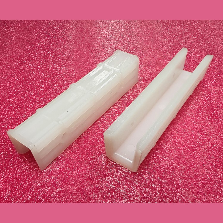 Вкладыш T-16мм башмака противовеса 150х29х26мм KM50014322 Kone 343013 Schindler